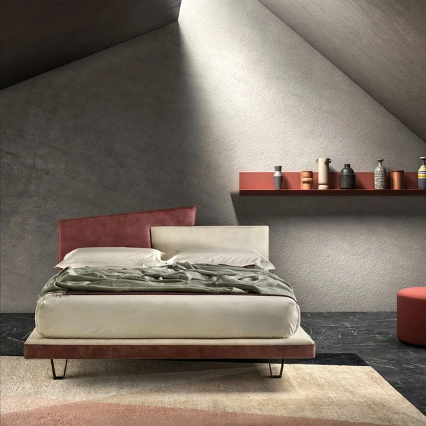 Letto in pelle imbottito con testiera Link di Bside