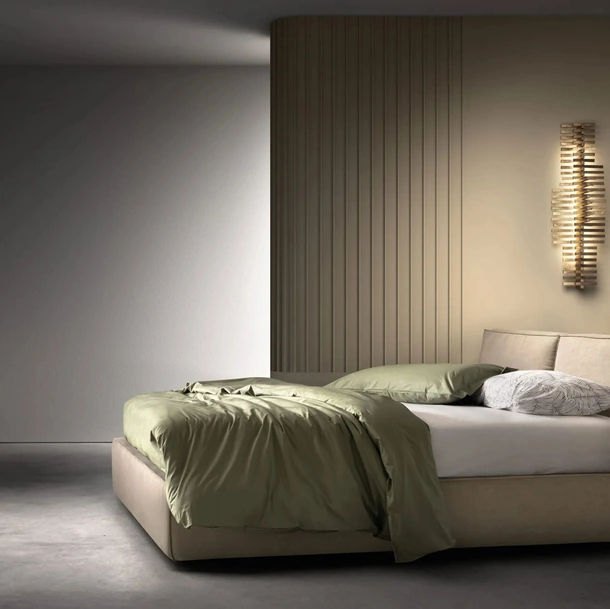 Letto matrimoniale in tessuto imbottito con testiera Light di Bside