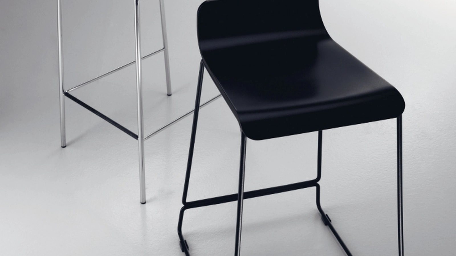 Sgabello Endless in faggio laccato di Scavolini