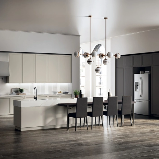Cucina su misura con isola Carattere 10 laccato Tortora e Grigio Ferro di Scavolini